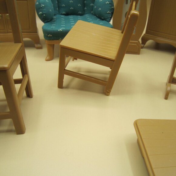 Madeline Old House In Paris Doll Furniture 11pcs. - Picture 8 of 16